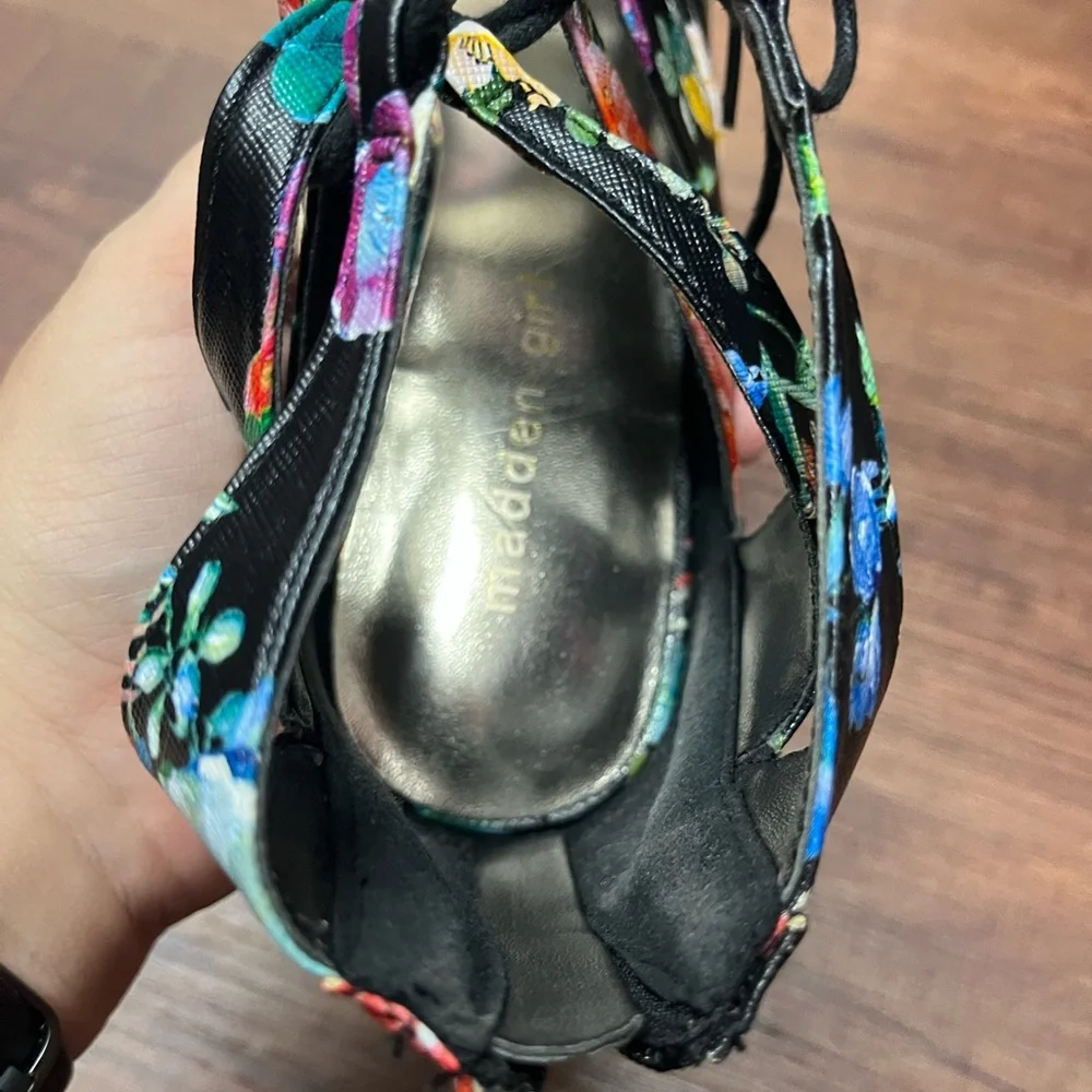 Madden Girl Raceyyy Floral Lace Up Heels With Zipper Back Size 10